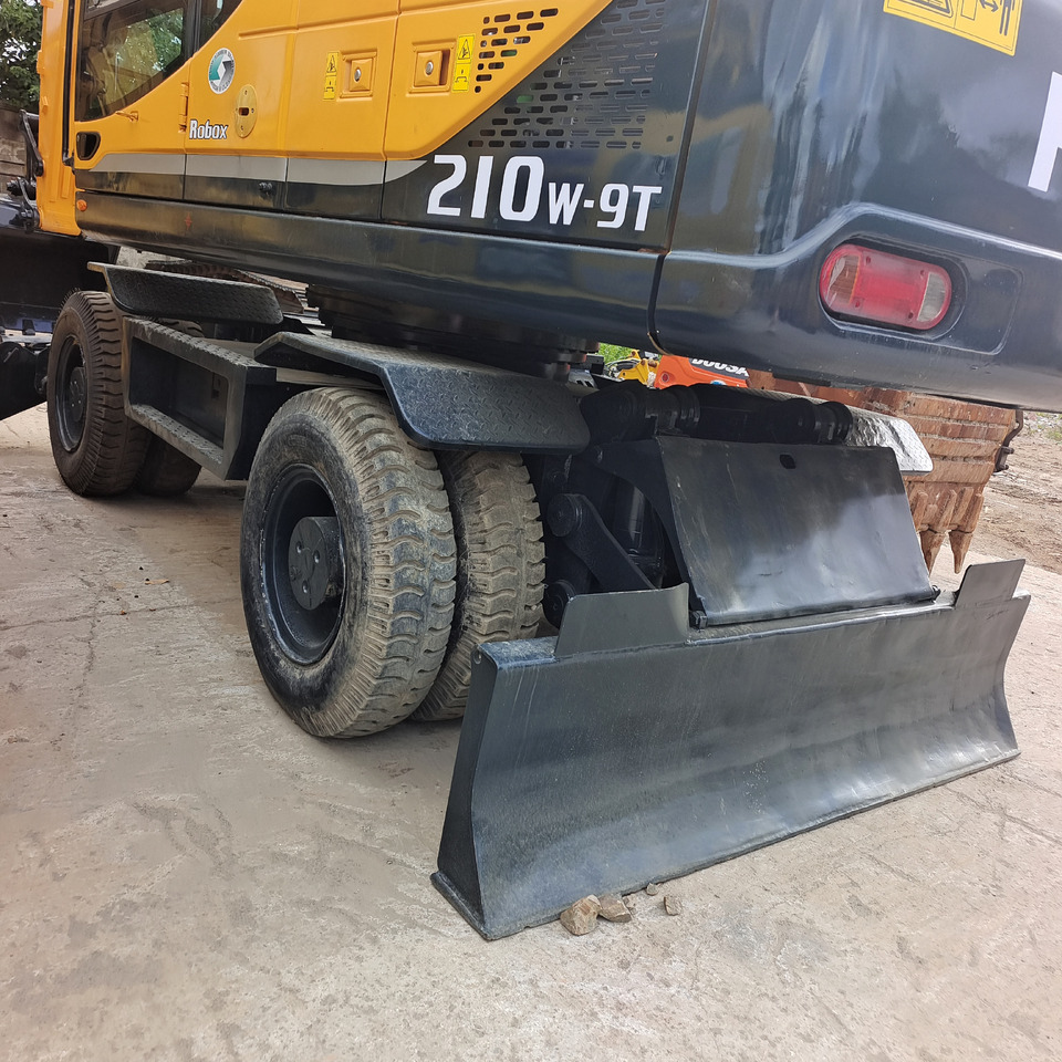 HYUNDAI ROBEX 210W-9T 210W - 9 T - Pelle sur pneus: photos 5 HYUNDAI ROBEX 210W-9T 210W - 9 T - Pelle sur pneus: photos 5