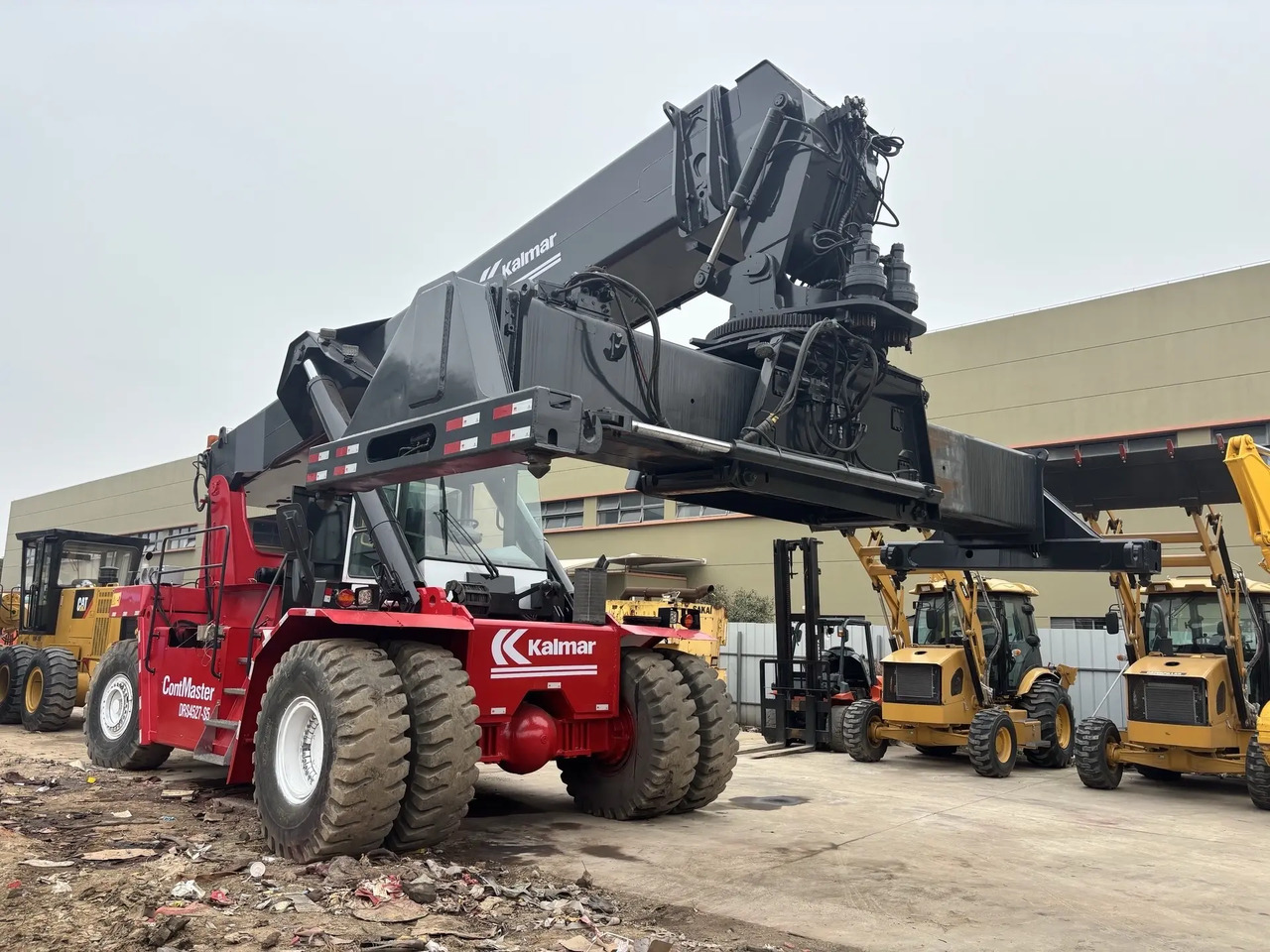 KALMAR DRS 4527 - S5 DRF450 DRT 450 45TON CONTAINER HANDLER - Reach stacker: photos 2 KALMAR DRS 4527 - S5 DRF450 DRT 450 45TON CONTAINER HANDLER - Reach stacker: photos 2