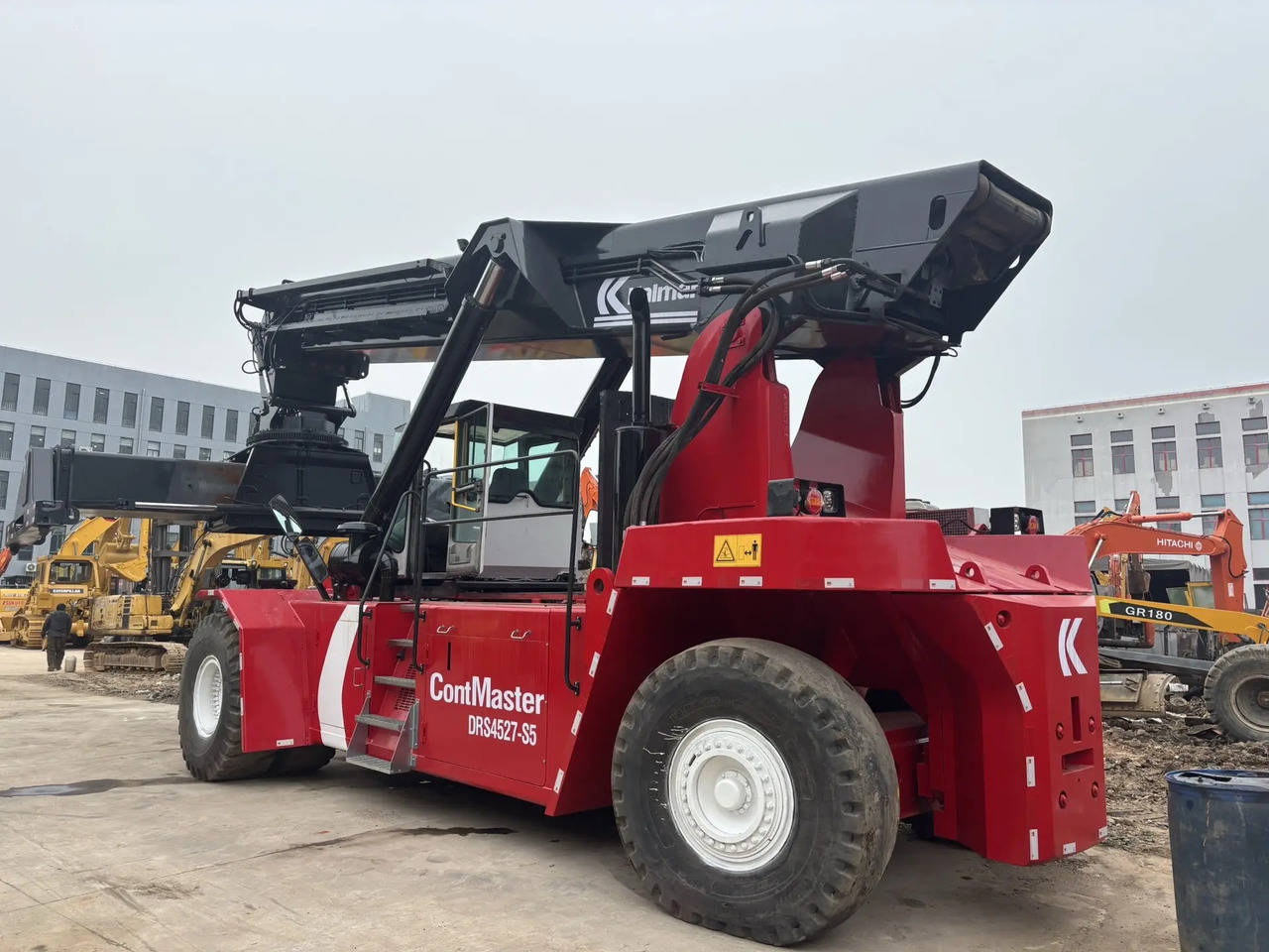KALMAR DRS4527-S5 - Reach stacker: photos 2 KALMAR DRS4527-S5 - Reach stacker: photos 2