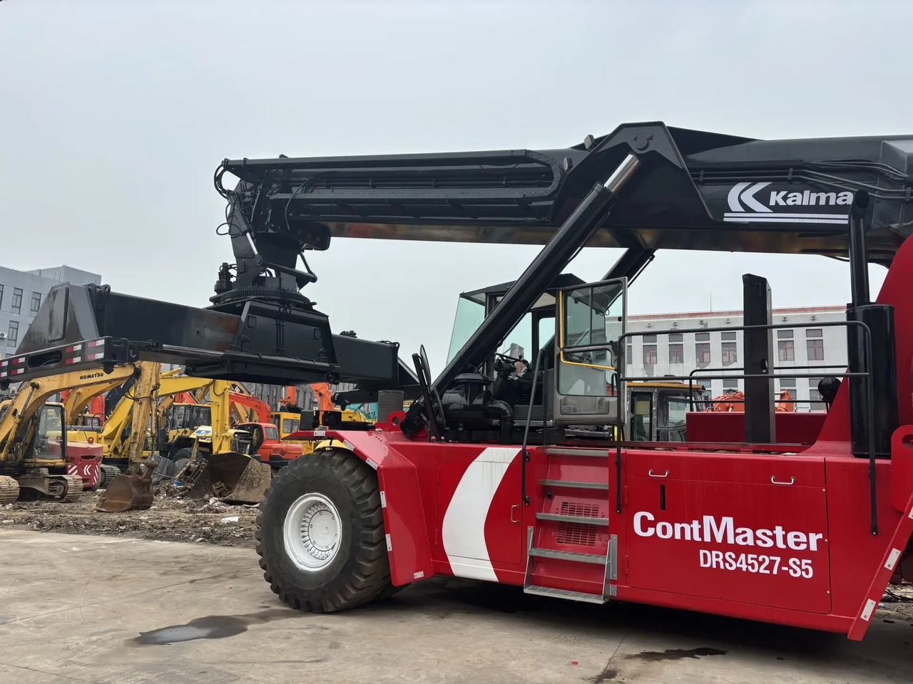 KALMAR DRS4527-S5 - Reach stacker: photos 3 KALMAR DRS4527-S5 - Reach stacker: photos 3