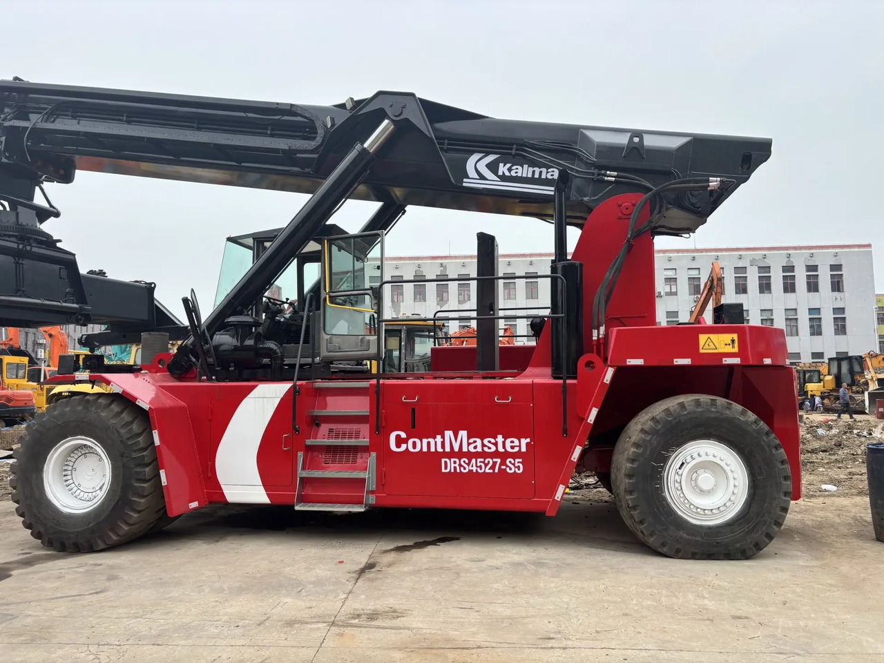 KALMAR DRS4527-S5 DRF450 DRD450 DRT450 - Chariot porte-conteneur: photos 4 KALMAR DRS4527-S5 DRF450 DRD450 DRT450 - Chariot porte-conteneur: photos 4