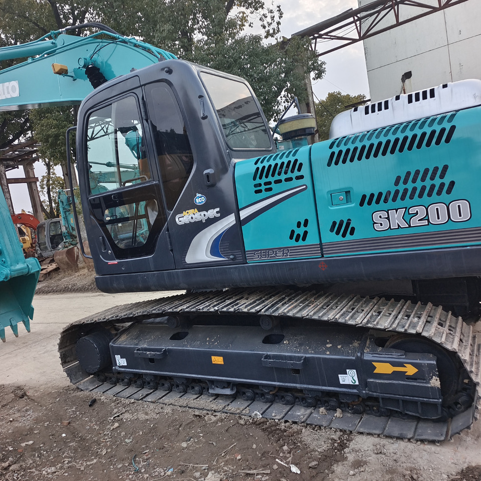 KOBELCO SK 200-8 - Pelle sur chenille: photos 5 KOBELCO SK 200-8 - Pelle sur chenille: photos 5