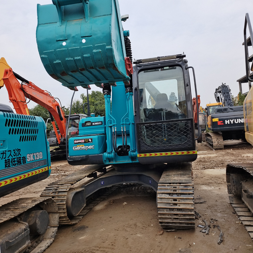 KOBELCO SK140 SK200-8 - Pelle sur chenille: photos 5 KOBELCO SK140 SK200-8 - Pelle sur chenille: photos 5