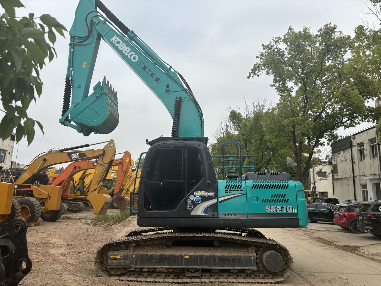 KOBELCO SK210LC - Pelle sur chenille: photos 1 KOBELCO SK210LC - Pelle sur chenille: photos 1