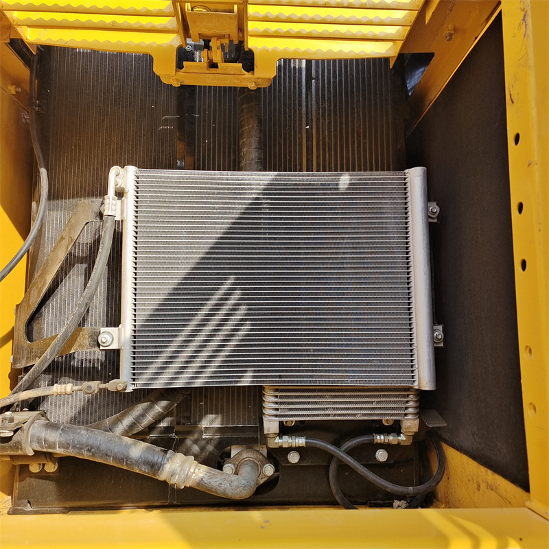 Pelle sur chenille KOMATSU PC 220-8 N1: photos 31