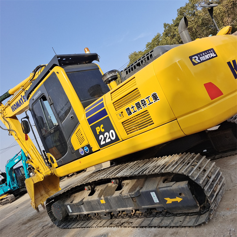 KOMATSU PC 220-8 N1 - Pelle sur chenille: photos 3 KOMATSU PC 220-8 N1 - Pelle sur chenille: photos 3