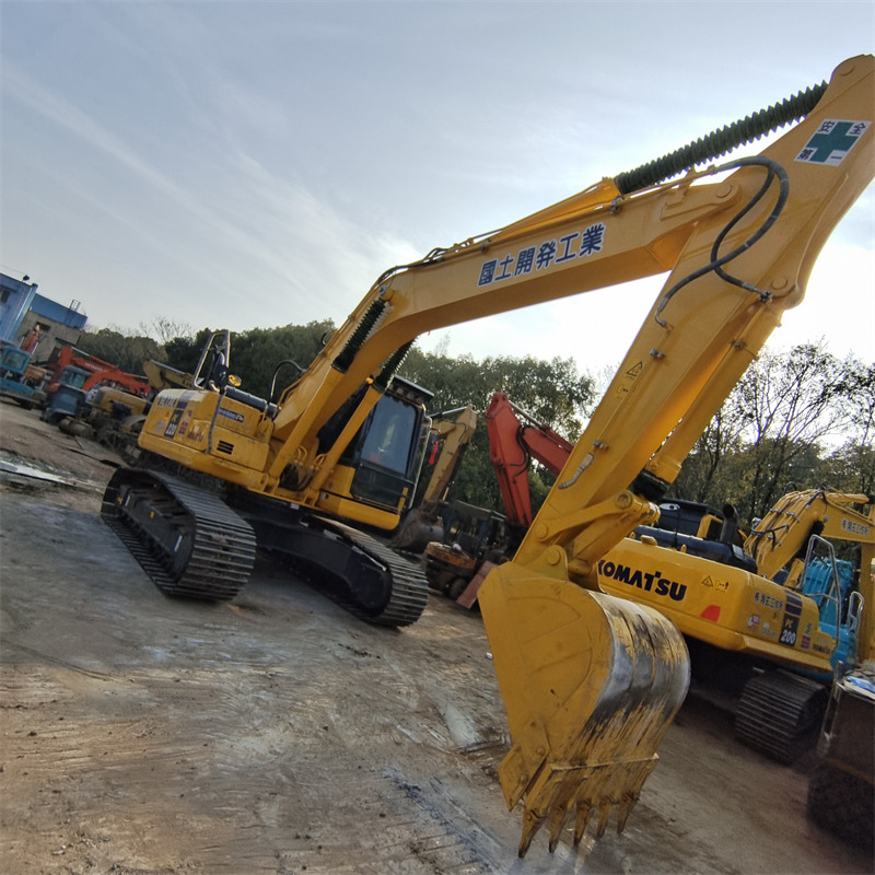 Pelle sur chenille KOMATSU PC 220-8 N1: photos 24