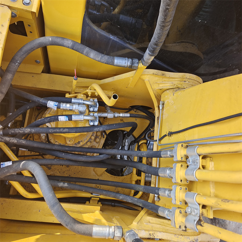 Pelle sur chenille KOMATSU PC 220-8 N1: photos 29