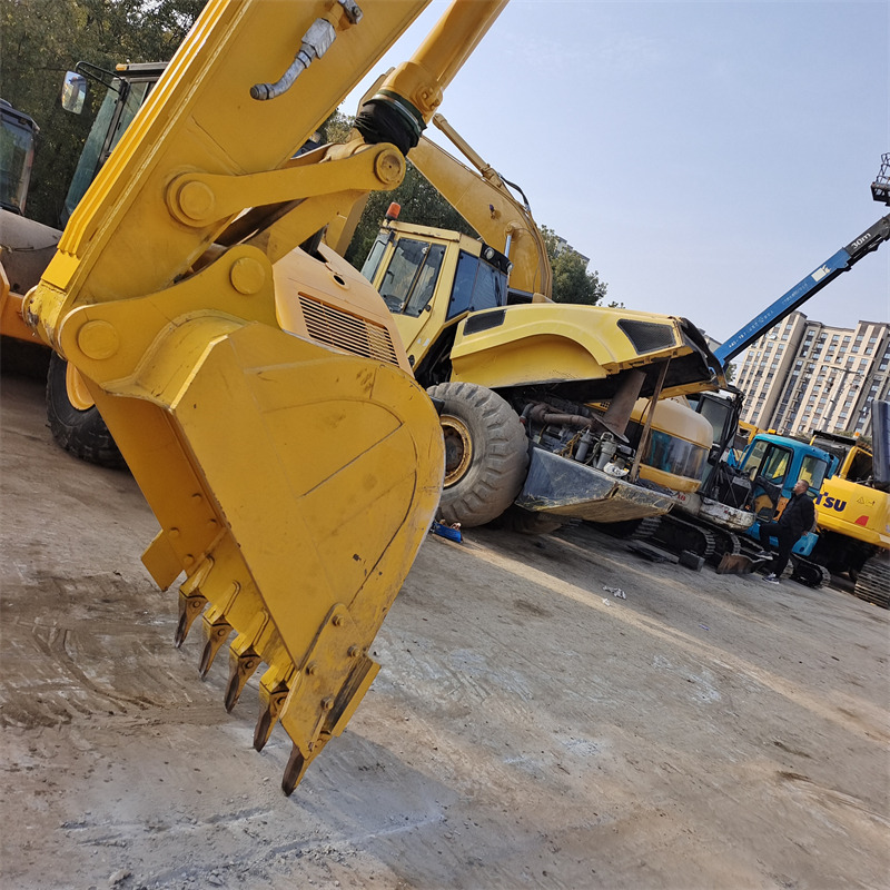 Pelle sur chenille KOMATSU PC 220-8 N1: photos 7