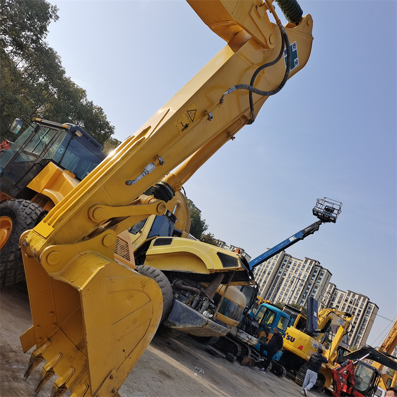 Pelle sur chenille KOMATSU PC 220-8 N1: photos 6