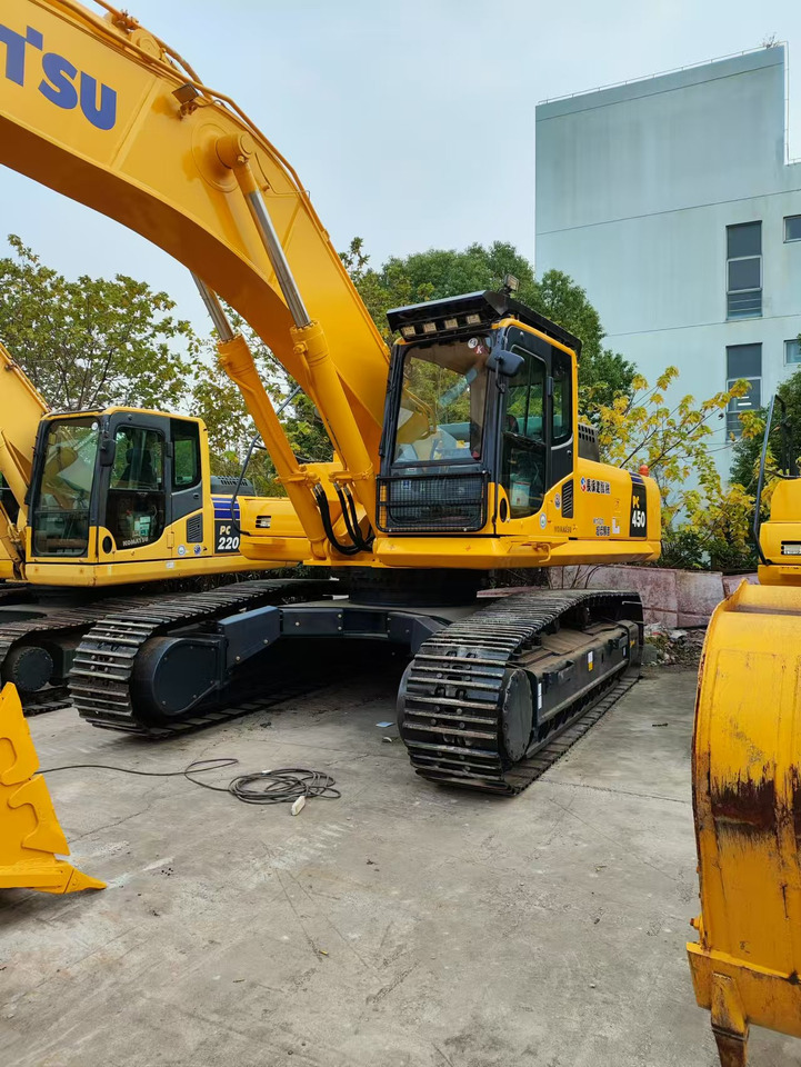 KOMATSU PC450-8 PC 450 - 8 - Pelle sur chenille: photos 1 KOMATSU PC450-8 PC 450 - 8 - Pelle sur chenille: photos 1