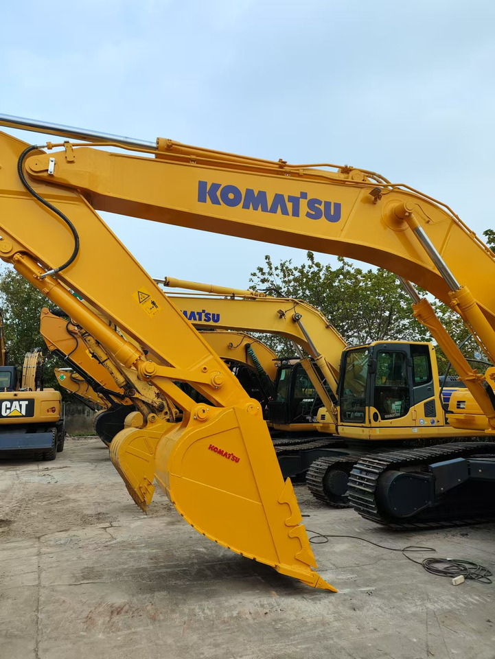 KOMATSU PC450-8 PC 450 - 8 - Pelle sur chenille: photos 2 KOMATSU PC450-8 PC 450 - 8 - Pelle sur chenille: photos 2