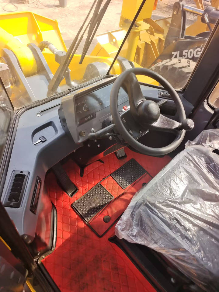 KOMATSU WA 470 - Chargeuse sur pneus: photos 5 KOMATSU WA 470 - Chargeuse sur pneus: photos 5