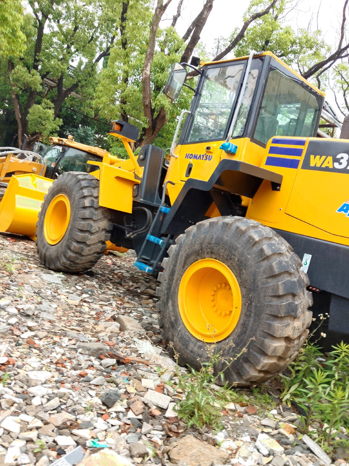 KOMATSU WA320-5 WA 320 - Chargeuse sur pneus: photos 4 KOMATSU WA320-5 WA 320 - Chargeuse sur pneus: photos 4