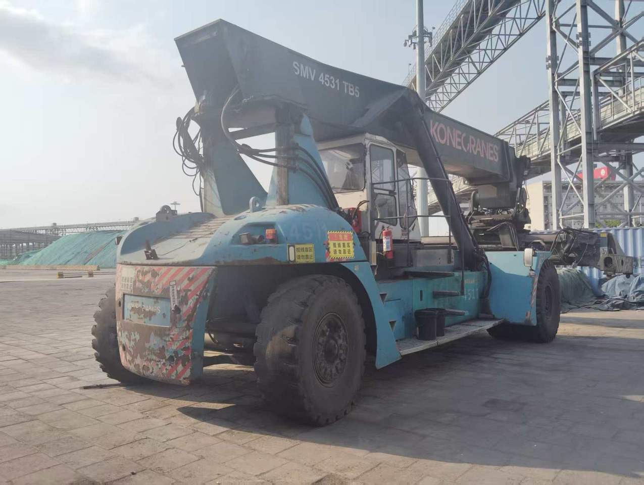 KONECRANES SMV 4531 TB5 45 TON REACH STACKER - Reach stacker: photos 2 KONECRANES SMV 4531 TB5 45 TON REACH STACKER - Reach stacker: photos 2