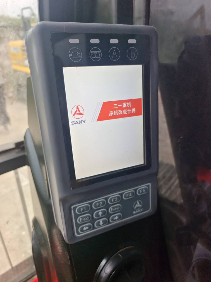 Pelle sur chenille SANY 215C: photos 22