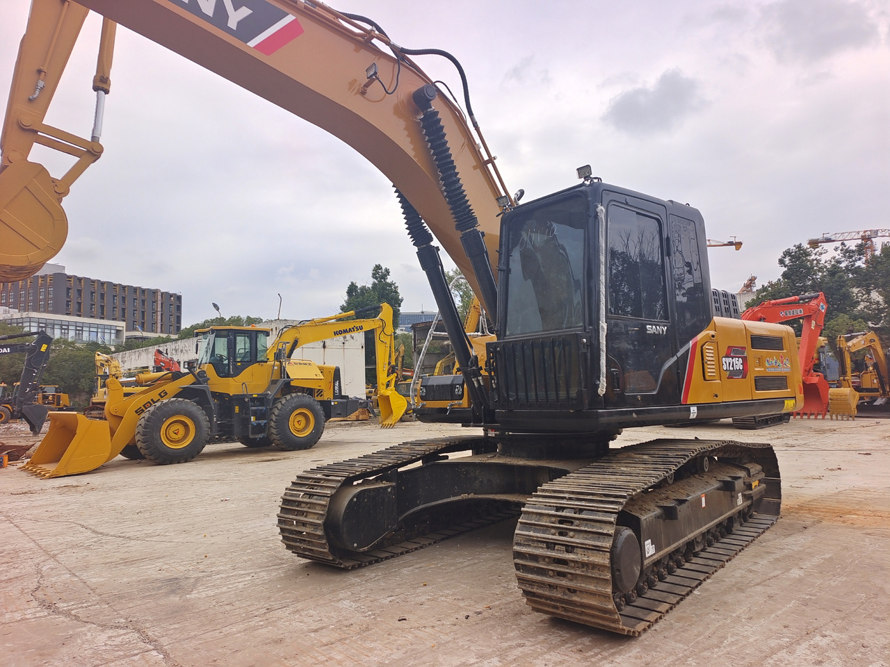 Pelle sur chenille SANY 215C: photos 17