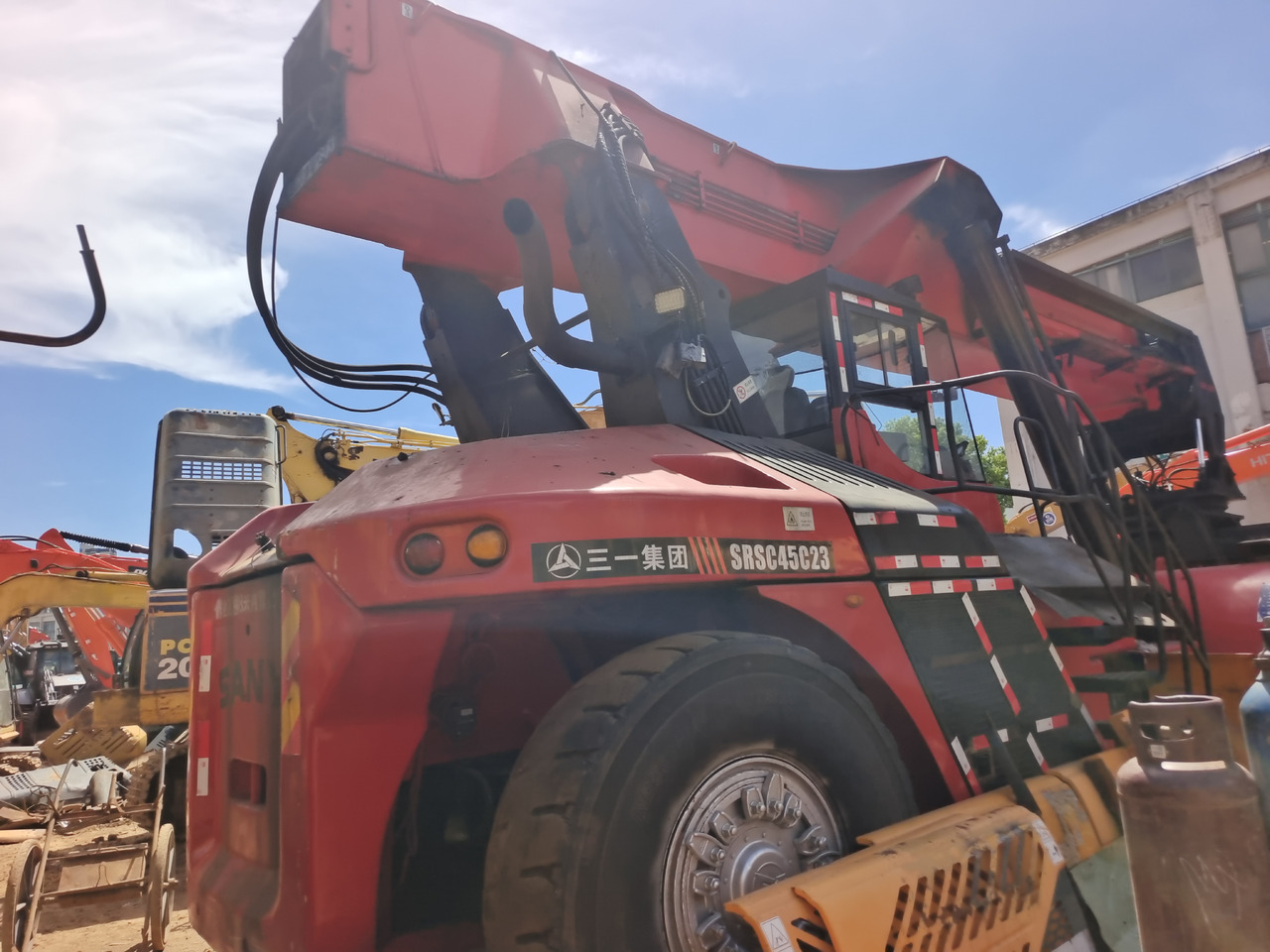SANY SRSC 45C30 - Reach stacker: photos 2 SANY SRSC 45C30 - Reach stacker: photos 2