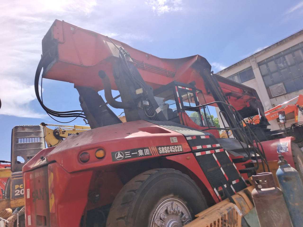 SANY SRSC 45C30 - Reach stacker: photos 3 SANY SRSC 45C30 - Reach stacker: photos 3