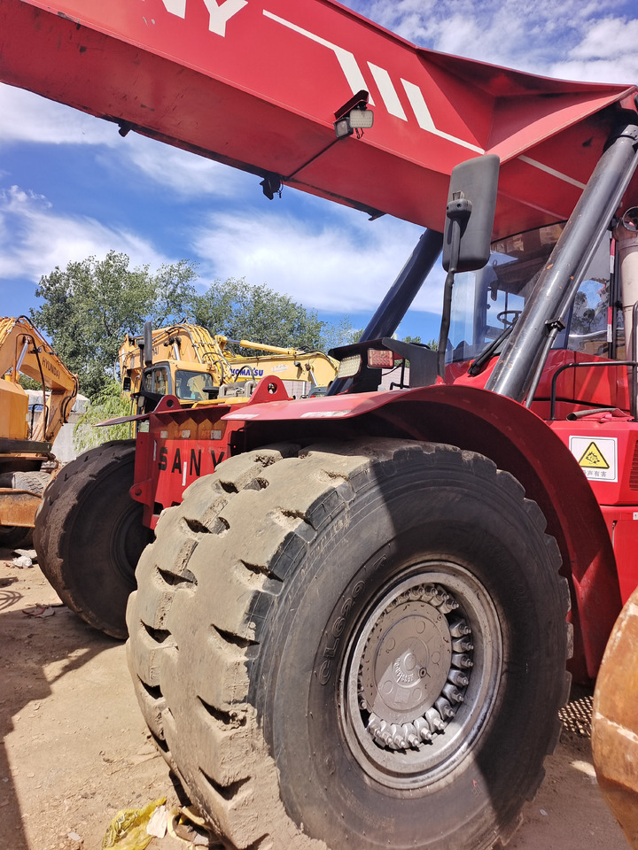 SANY SRSC45C23 - Reach stacker: photos 3 SANY SRSC45C23 - Reach stacker: photos 3