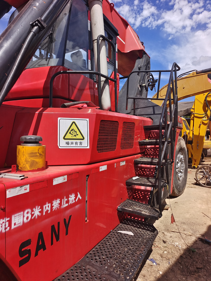 SANY SRSC45C23 - Reach stacker: photos 5 SANY SRSC45C23 - Reach stacker: photos 5