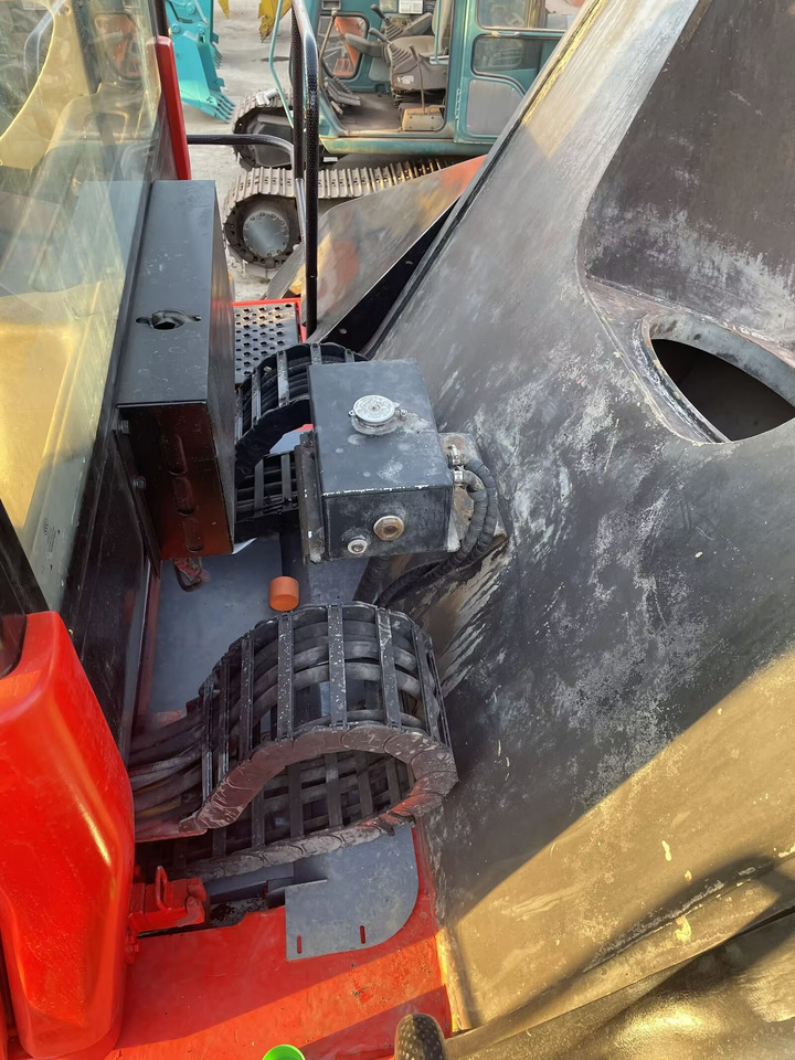 Reach stacker SANY SRSC45C30: photos 8