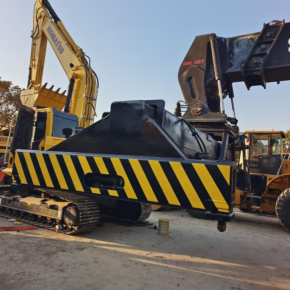 Reach stacker SANY SRSC45C30: photos 24