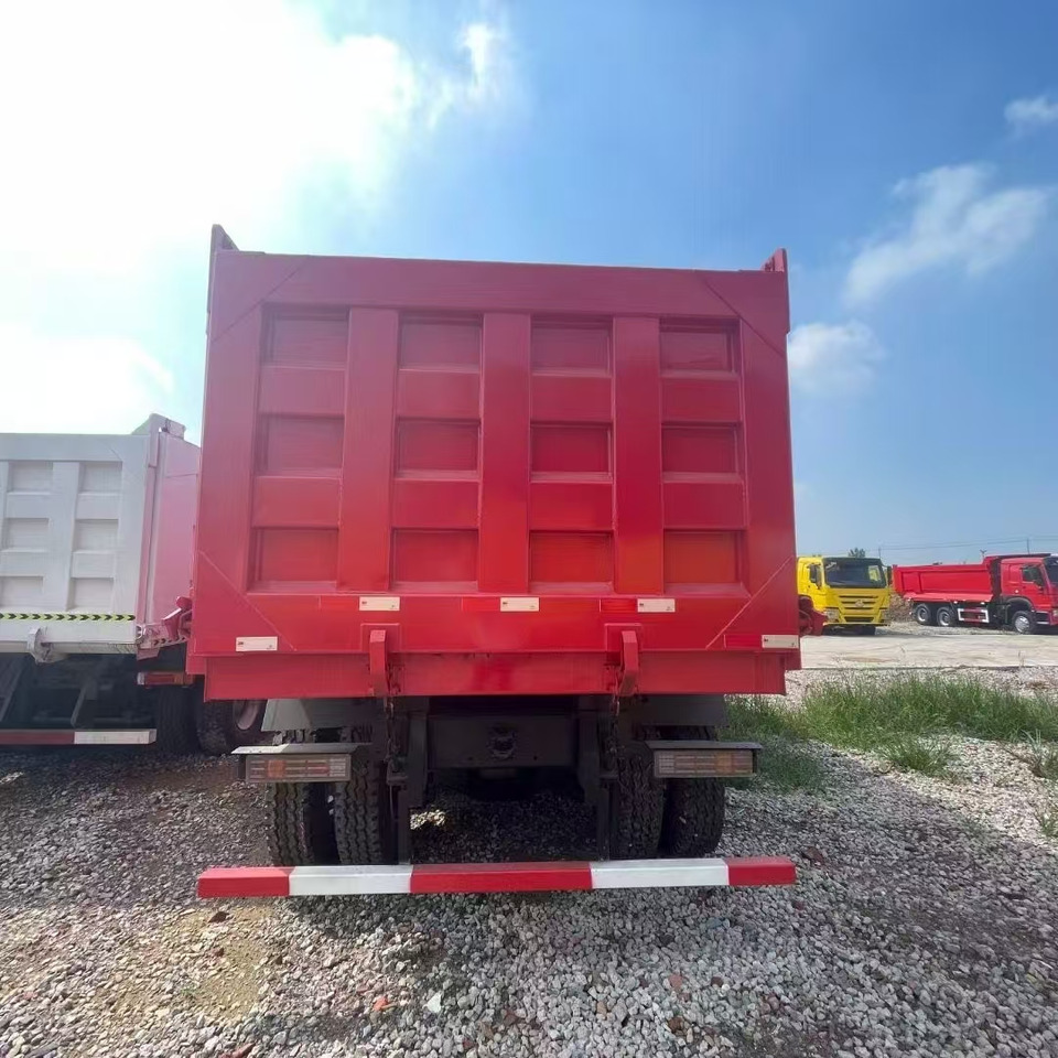 SHACMAN F3000 8*4 DUMP TRUCK - Camion benne: photos 3 SHACMAN F3000 8*4 DUMP TRUCK - Camion benne: photos 3