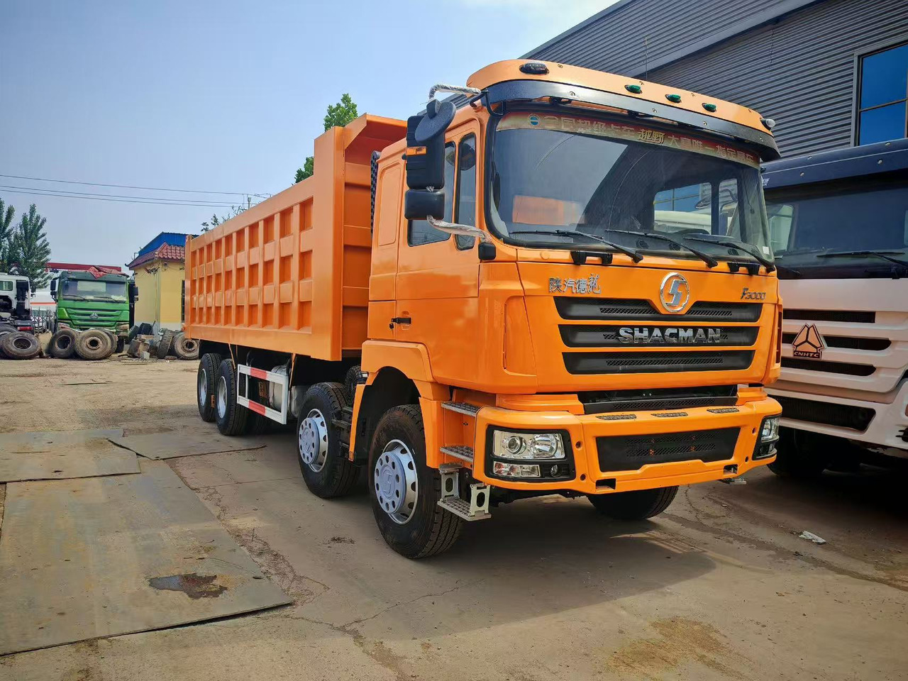 SHACMAN F3000 8*4 DUMP TRUCK - Camion benne: photos 1 SHACMAN F3000 8*4 DUMP TRUCK - Camion benne: photos 1