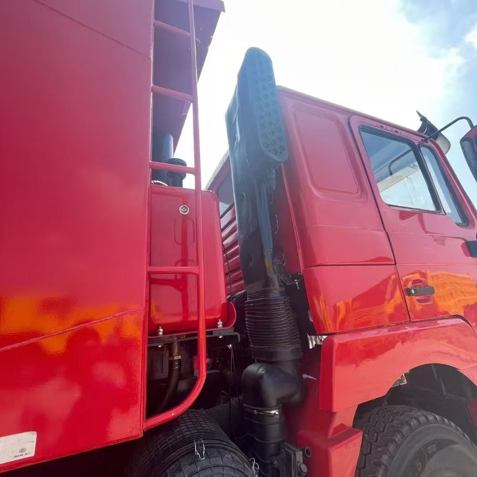 SHACMAN F3000 8*4 DUMP TRUCK - Camion benne: photos 4 SHACMAN F3000 8*4 DUMP TRUCK - Camion benne: photos 4