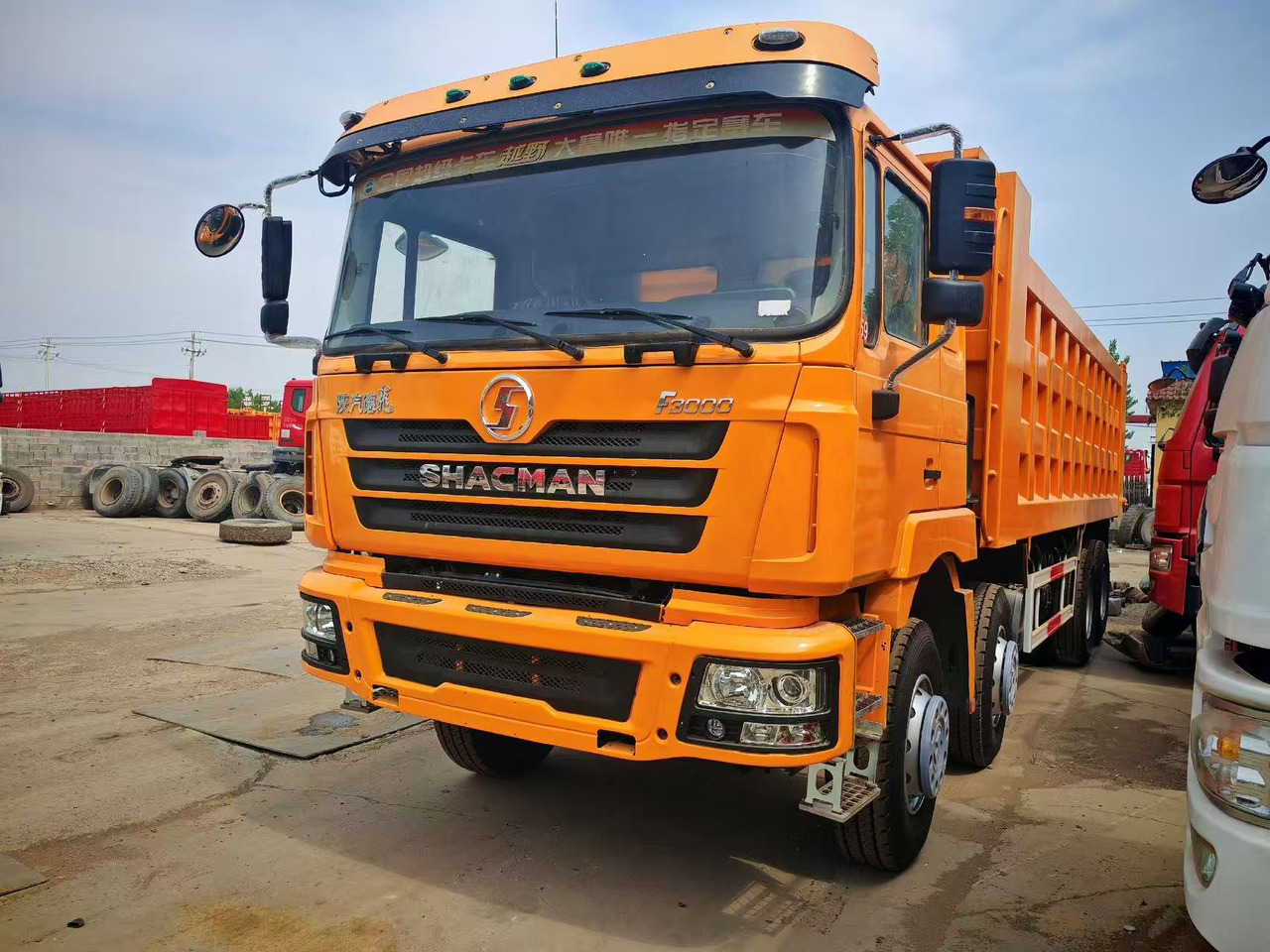 SHACMAN F3000 8*4 DUMP TRUCK - Camion benne: photos 2 SHACMAN F3000 8*4 DUMP TRUCK - Camion benne: photos 2