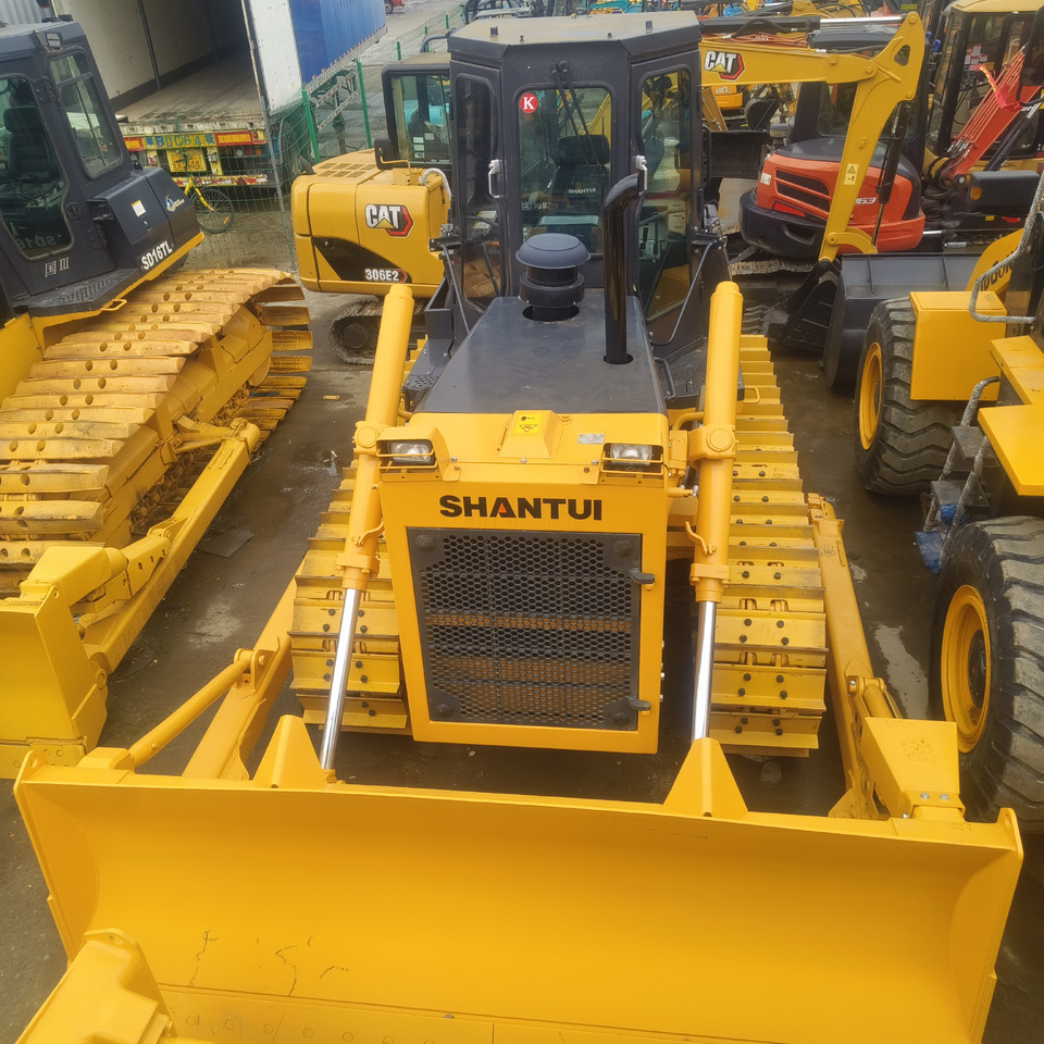 SHANTUI SD16 WITH RIPPER - Bulldozer: photos 2 SHANTUI SD16 WITH RIPPER - Bulldozer: photos 2