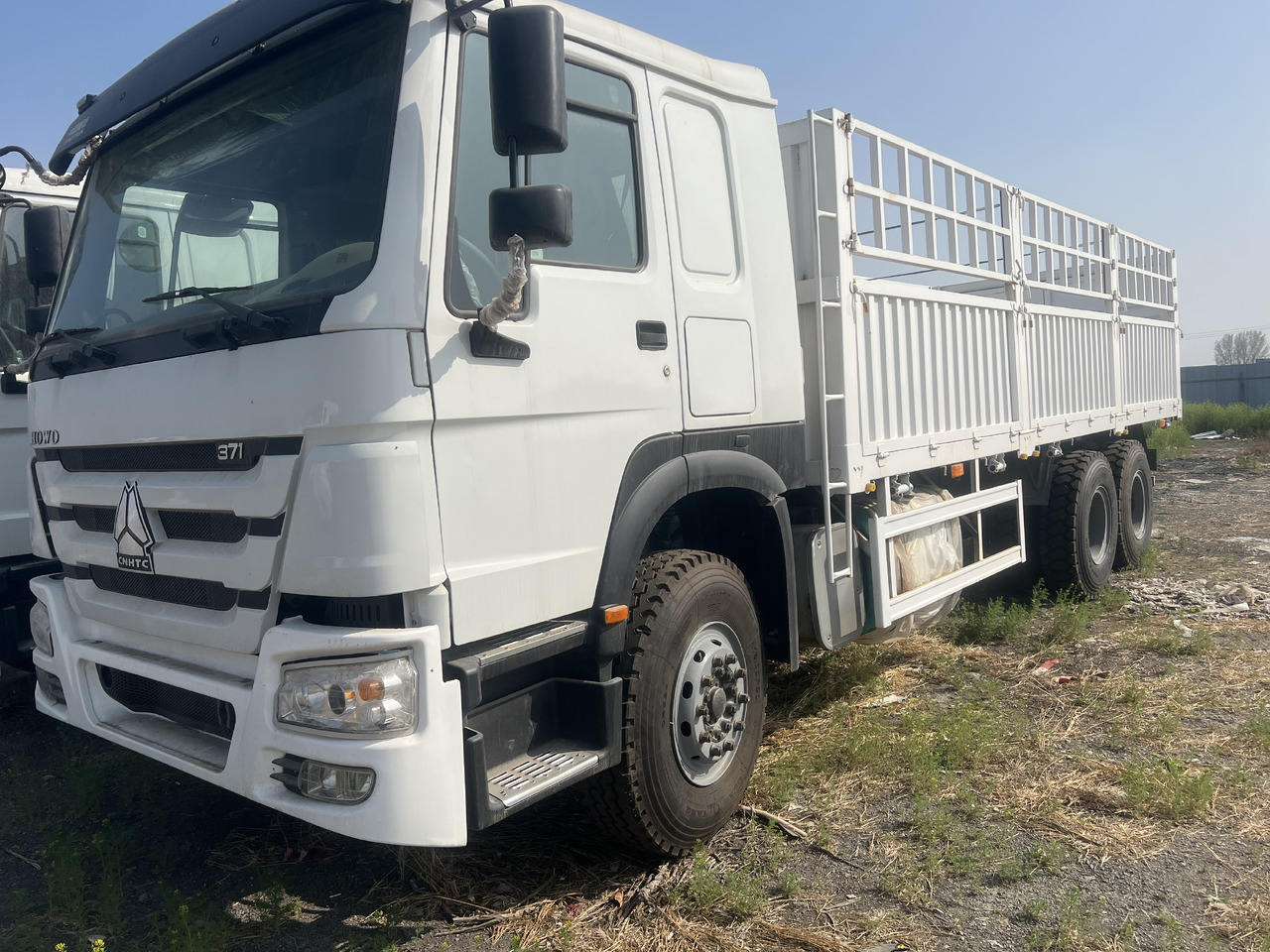 SINOTRUK HOWO 371 6*4 - Camion benne: photos 2 SINOTRUK HOWO 371 6*4 - Camion benne: photos 2