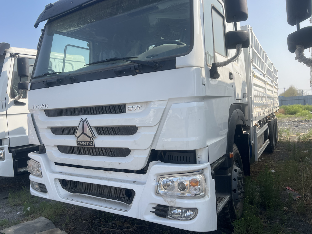 SINOTRUK HOWO 371 6*4 - Camion benne: photos 5 SINOTRUK HOWO 371 6*4 - Camion benne: photos 5