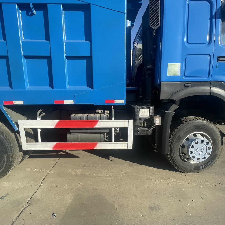 SINOTRUK HOWO 375 HP 6BY4 - Camion benne: photos 3 SINOTRUK HOWO 375 HP 6BY4 - Camion benne: photos 3