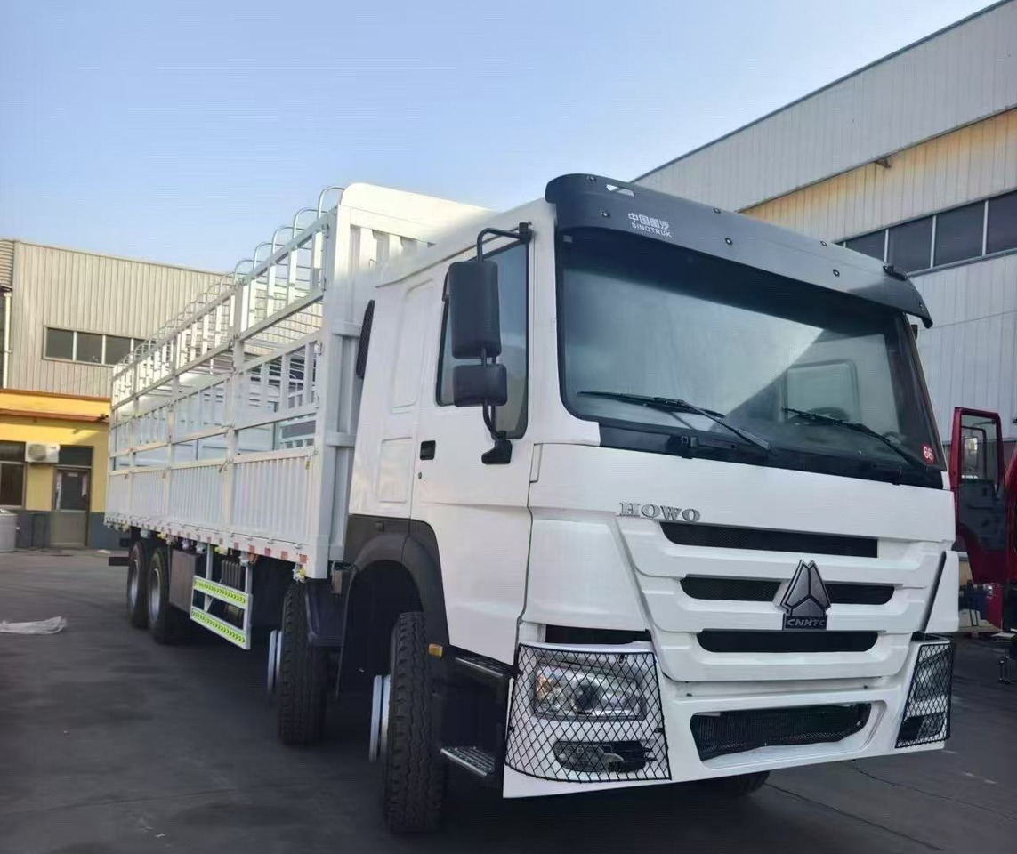 SINOTRUK HOWO 8*4 WITH FENCE 12 WHEELS 371 375 380 400 420 HP TIPPER DUMP TRUCK - Camion bétaillère: photos 4 SINOTRUK HOWO 8*4 WITH FENCE 12 WHEELS 371 375 380 400 420 HP TIPPER DUMP TRUCK - Camion bétaillère: photos 4