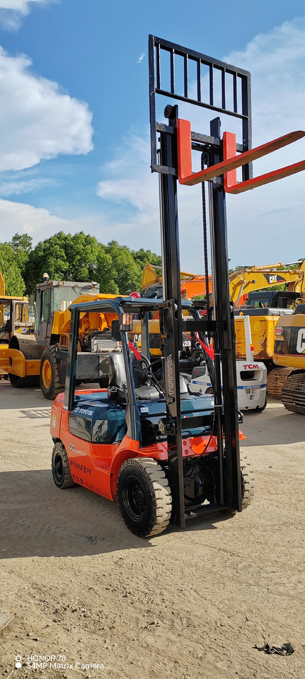 Chariot élévateur diesel TOYOTA FD30: photos 6