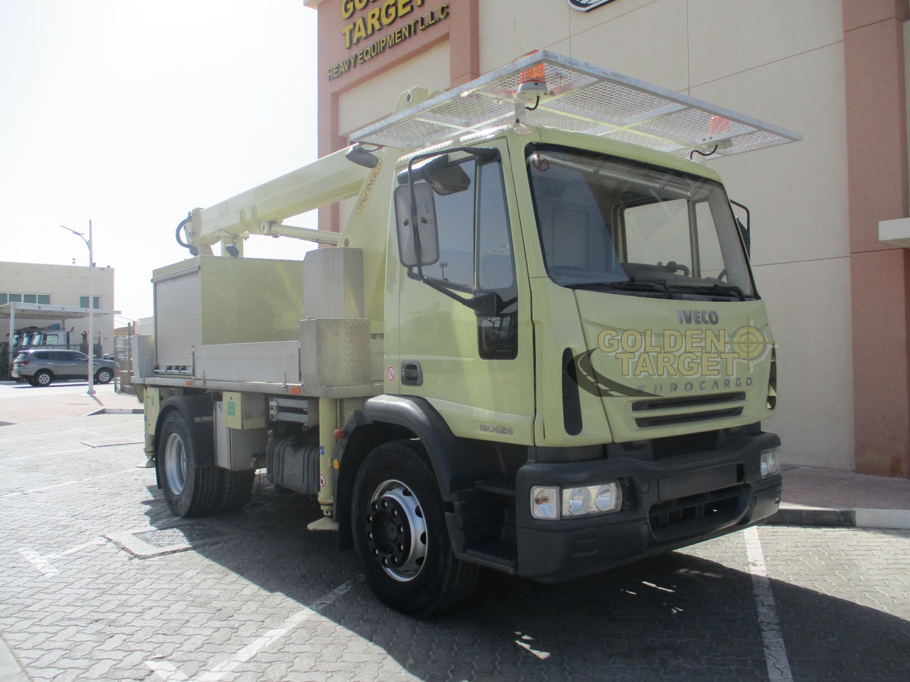 Iveco EURO CARGO 180E28 4x2 PALFINGER P180 Manlift - Camion avec nacelle: photos 1 Iveco EURO CARGO 180E28 4x2 PALFINGER P180 Manlift - Camion avec nacelle: photos 1