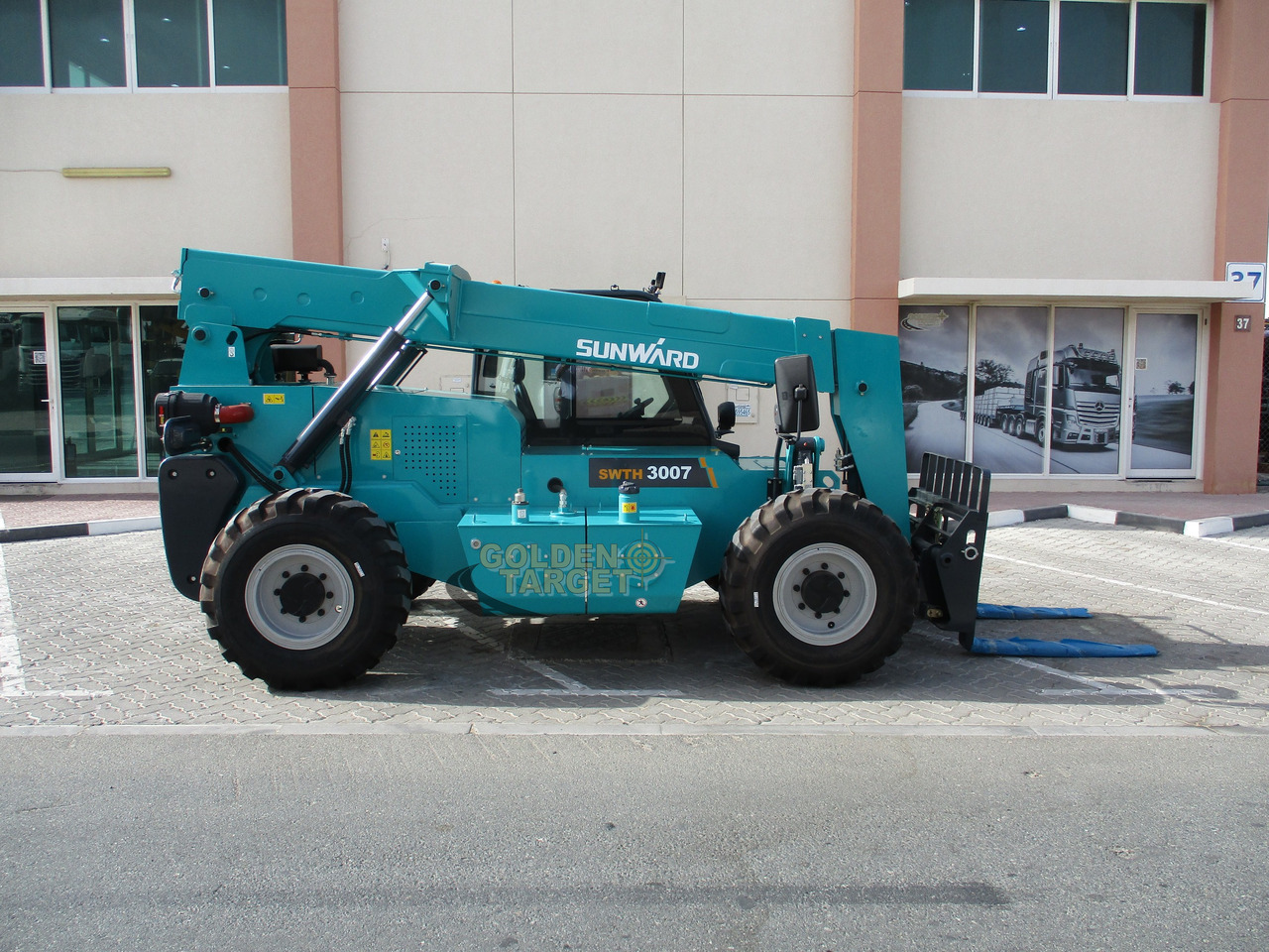 Sunward SWTH3007 4×4 Telehandler - Chariot télescopique: photos 5 Sunward SWTH3007 4×4 Telehandler - Chariot télescopique: photos 5
