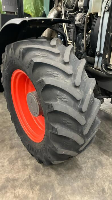 Tracteur agricole Claas Arion 540: photos 7