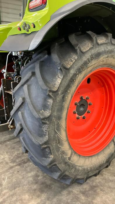 Tracteur agricole Claas Arion 540: photos 13