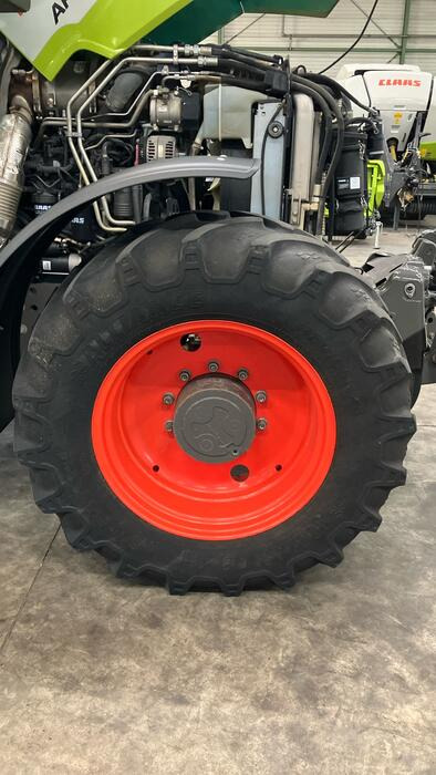 Tracteur agricole Claas Arion 540: photos 8