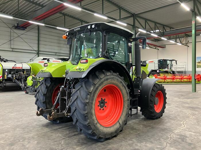 Tracteur agricole Claas Arion 540: photos 12