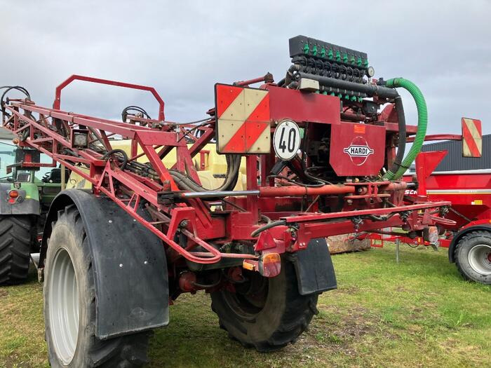 Hardi NAVIGATOR 4000 - Pulvé porté: photos 4 Hardi NAVIGATOR 4000 - Pulvé porté: photos 4