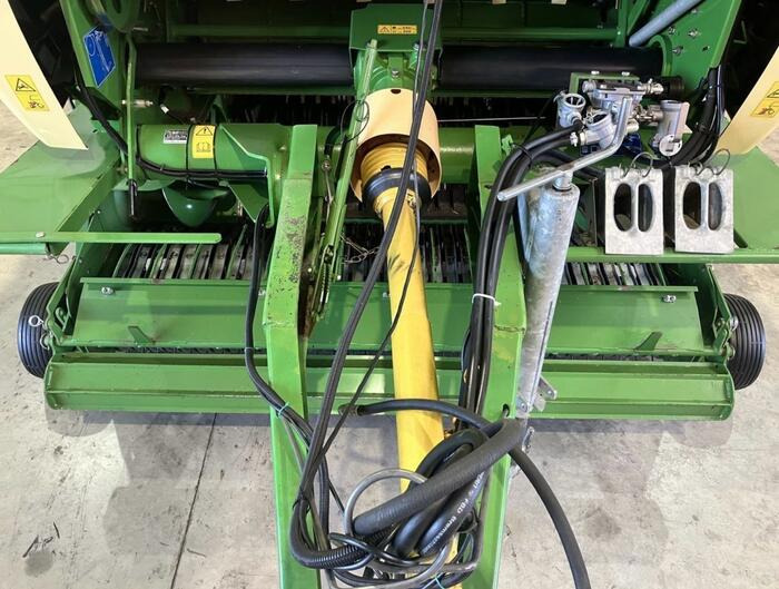 Krone Comprima F 125 XC - Presse à balles rondes: photos 2 Krone Comprima F 125 XC - Presse à balles rondes: photos 2