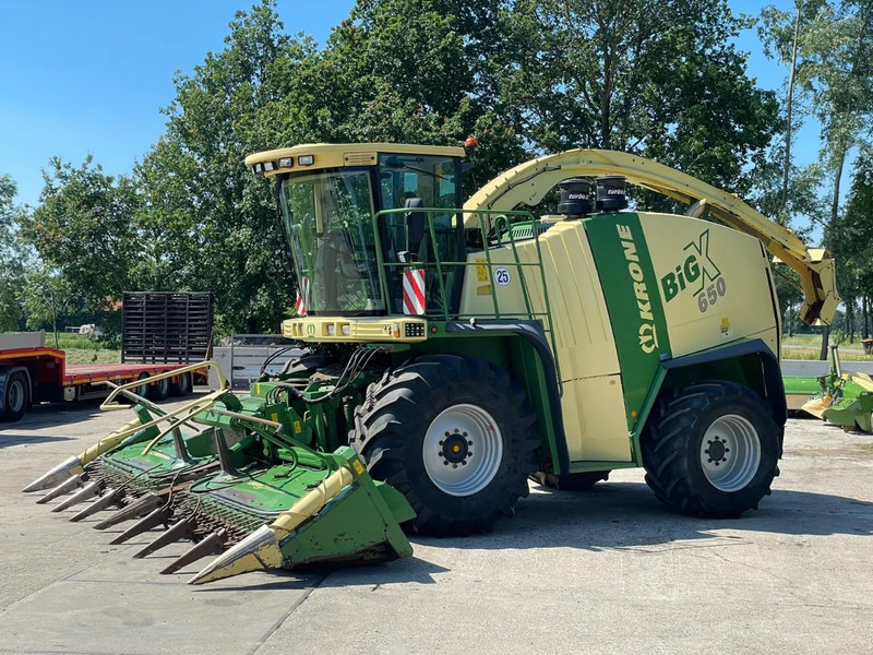 Krone Big X 650 V8 Hakselaar Claas John deere New holland - Ensileuse: photos 3 Krone Big X 650 V8 Hakselaar Claas John deere New holland - Ensileuse: photos 3