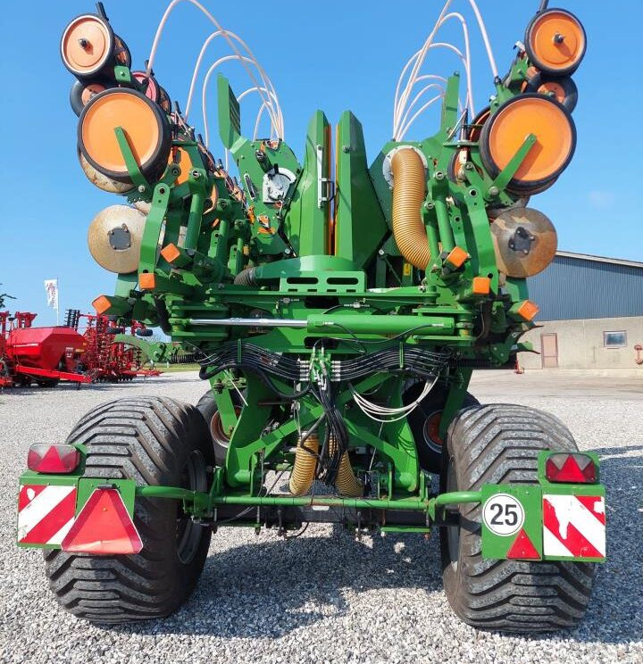 Amazone EDX 9000-T - 12 rækket - Semoir monograine: photos 2 Amazone EDX 9000-T - 12 rækket - Semoir monograine: photos 2