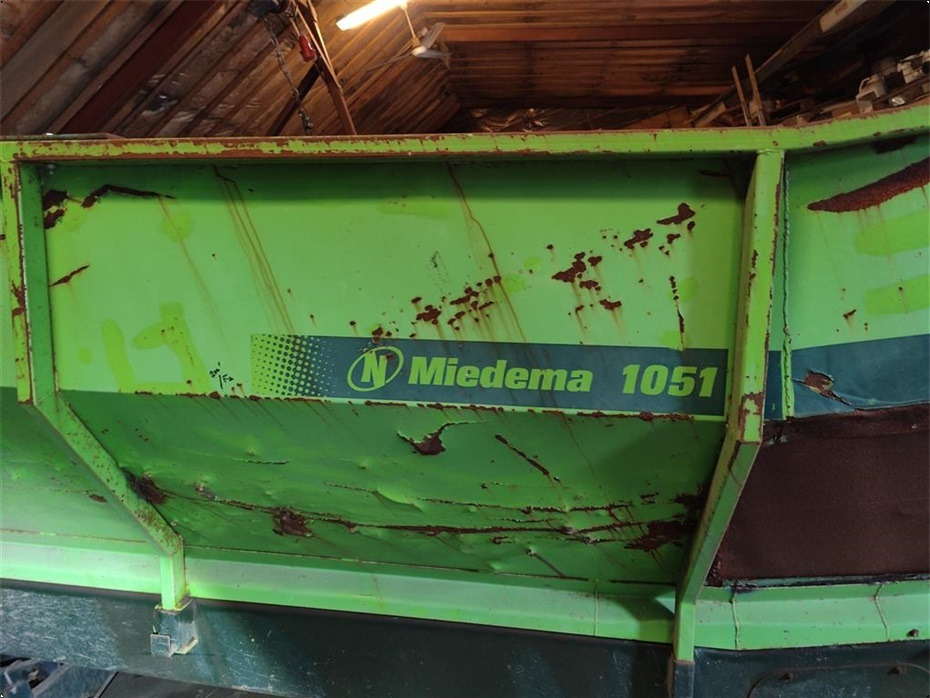 Miedema
SB 1051 - Matériel pomme de terre: photos 4 Miedema
SB 1051 - Matériel pomme de terre: photos 4