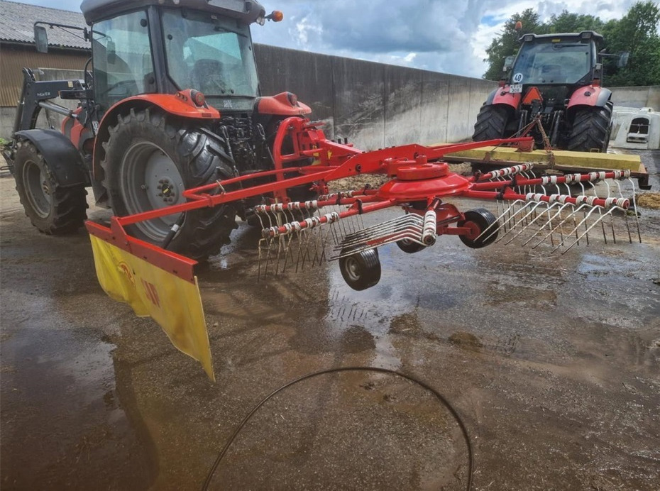 SIP 350 T rive - Faneuse: photos 1 SIP 350 T rive - Faneuse: photos 1