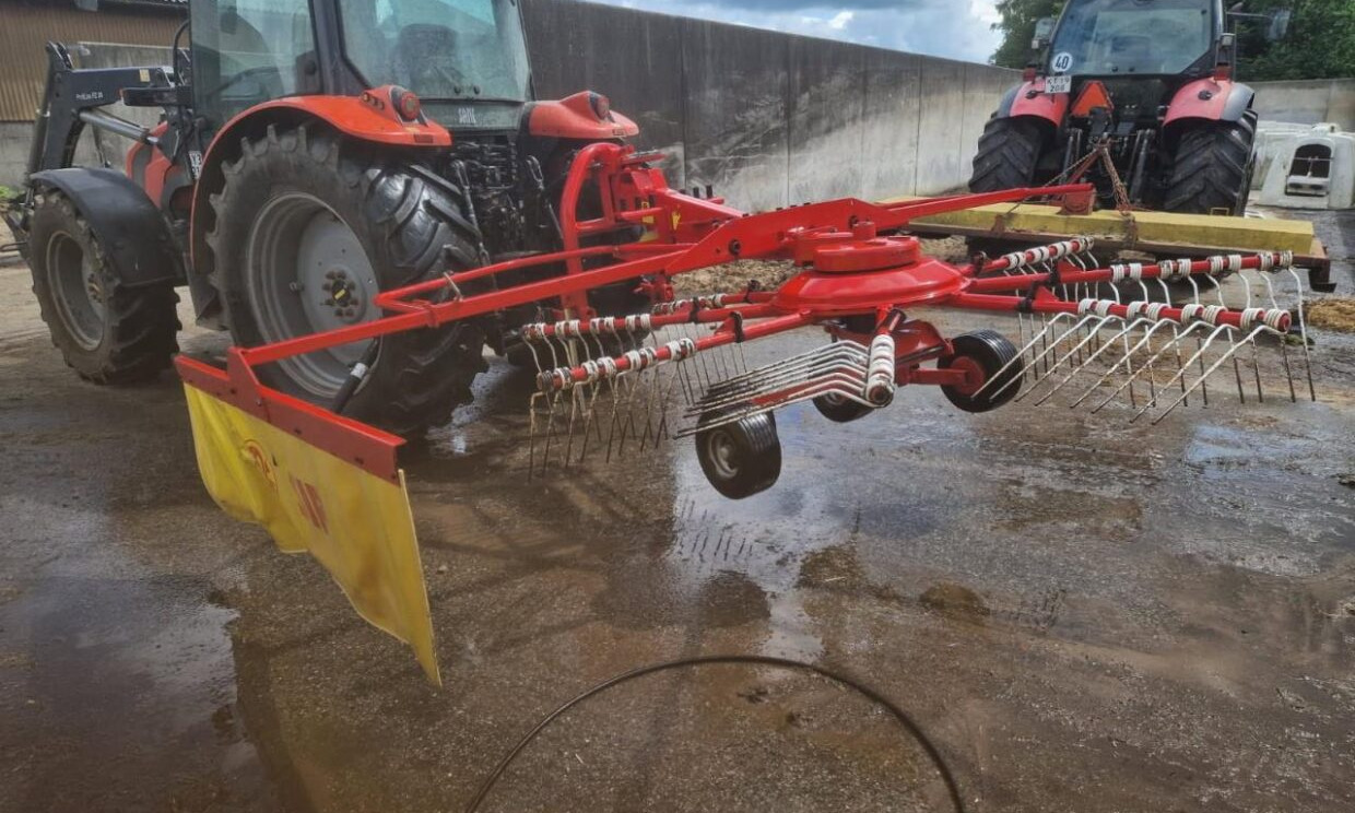 SIP 350 T rive - Faneuse: photos 1 SIP 350 T rive - Faneuse: photos 1